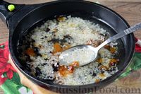 Рисовая каша с сухофруктами и вареньем (на сковороде)
